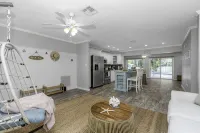 Heated Pool+Fire Pit+Trails+4 Min to Beach - Villas