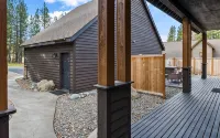 🌄Luxe House - NEW game room, hot tub, firepit, private retreat 🌄 - 4-Star