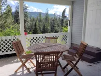 Large, Comfortable Home | Sleeps 8 | On the Clearwater River | Dog Friendly - Homestays