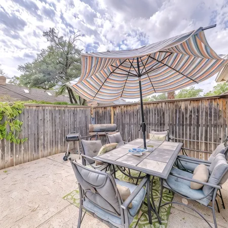 Right At Home-Midland Oasis with pool-billiards