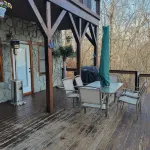 Roomy entire private lower level of log cabin on Green River, 6 min to TIEC. - 4-Star