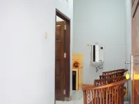 Hansa Guest House Pacitan 빠찌딴 호텔