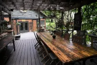 Scottland Yard Farm -Queen's Quarters - Boutique