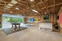 Spacious & Cozy near Downtown ~ HotTub ~ Game Room - 3-Star