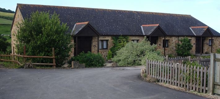 Delightful country cottage. Stunning views.  A few minutes walk to Seatown beach Hotels in Bridport