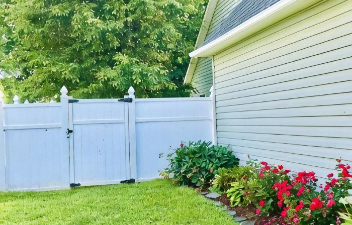Mountain Retreat: Pool, Hot Tub & Spacious, Family-Friendly Comfort