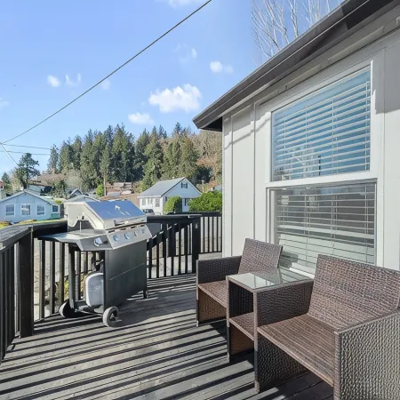 Modern craftsman home close to all Garibaldi has to offer. Dog Friendly! Hoteles en Garibaldi