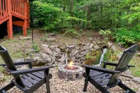 Epic Couples Retreat! Theatre! Waterfall! Jacuzzi! Firepits!