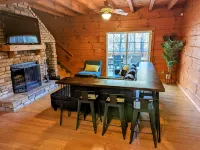 Nido Cabin - Close to attractions, Hot Tub, Game Room, Massage Chair - Bathtub