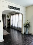 Gorgeous downtown beauty! 2min walk to local restaurant's/Main Street Montrose - 3-Star
