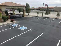 Days Inn by Wyndham Willcox - parking
