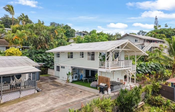 Kona Oceanview Retreat: 2 Hot Tubs, Game Room-15 Min to Beach