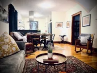 Helen's House-3 bed, 2 bath bungalow 3 blocks from Main Street!!! - 4つ星