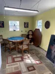 Tony's Coastal Cottage: Dog Friendly & Lrg. Privacy Fenced Backyard!! Quiet Area - 2-stjärniga