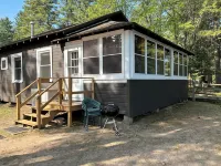 Charming Cedar Lakeside Cottage at Elbert's Resort