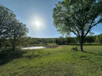 Cozy country cabin with hot tub in Sand Springs on 7 acres w a pond