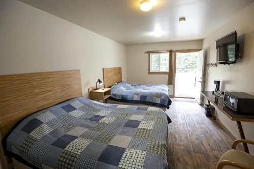Tatogga Lake Resort - 2-Star