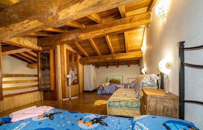 Country villa with private pool and garden great for families, groups