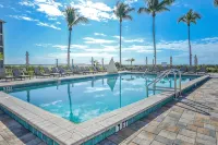 Serene Ocean View Escape at Sundial Resort - ビーチサイド