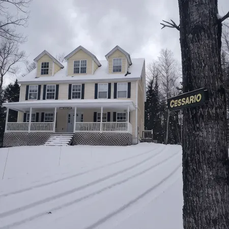 Large private luxury home with outdoor hot tub Отели в г. Рейнджели