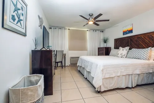 Infinity Pool w Ocean Views-CrashBoat Beach-Surfing-Snorkeling-Diving-Paradise - 2-Star
