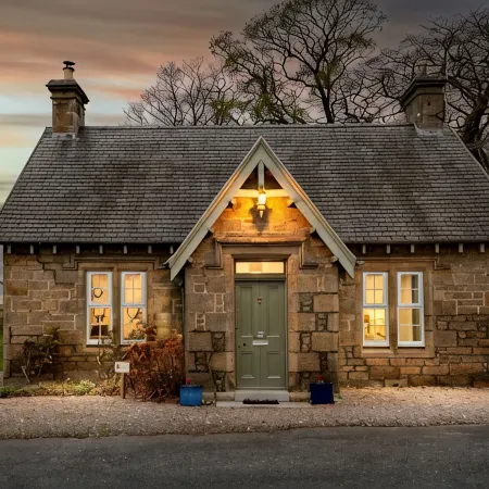 The Lodge on Scottish Estate - wood burner - dogs welcome