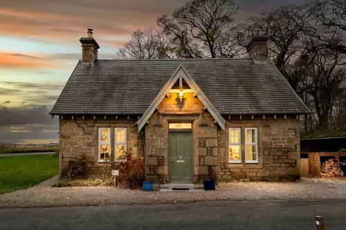 The Lodge on Scottish Estate - wood burner - dogs welcome - Boutique