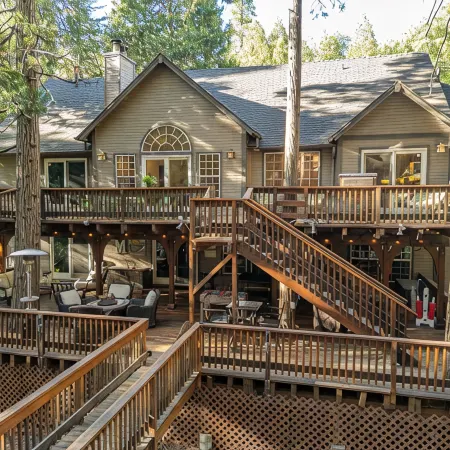 Large 2 Story Home; Walk 2Lake, Enclosed Backyd w Running Stream; Dog Friendly!
