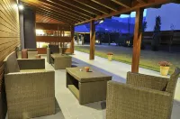 Apartamentos Pessets Adelaida