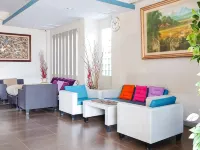 Sans Hotel Grand Jitra Syariah Bengkulu Hotel di Kecamatan Teluk Segara