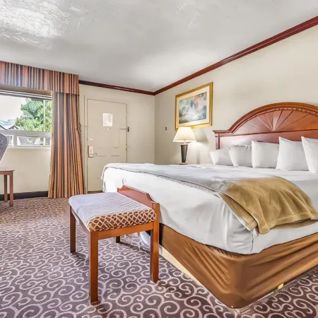 Red Arrow Inn & Suites, a Travelodge by Wyndham