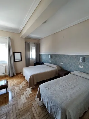 Hotel Rompeolas
