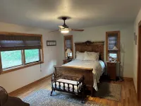 Rustic Big Sky "Cabin" - Wifi