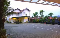 Villa Chocolate - Parkplatz
