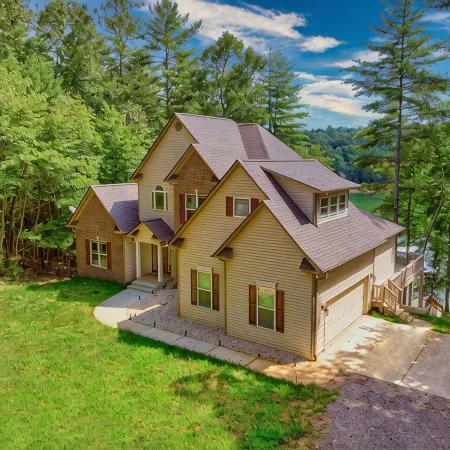 7 Bedroom! Amazing Lake House, Private Dock & Jet Ski Pads, Kids Dream Game Room