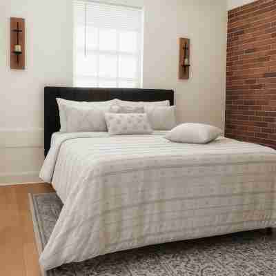 <10Mins 4Rm Downtown, Early Check-in, Pets Welcome, with Pool Table Rooms