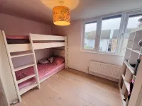 Westmeads wings. 5 minutes walk to the harbour and close to town and beach