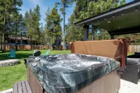 Bend Treehouse • Game Room • Hot Tub • Sleeps 15