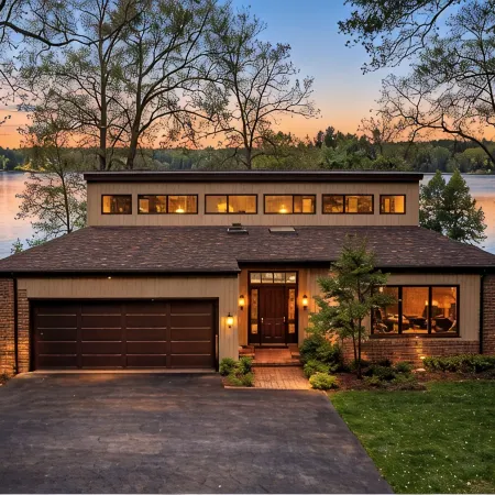 Huge Lake House! Sleeps 12. 5Br/4BA. Hot Tub + Game Room!