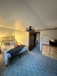 Private Hot Tub & Panoramic Lake Views, Side X Side Trails, Pet Friendly!