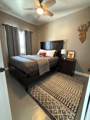 Cozy Home in Kanab - Kitchens