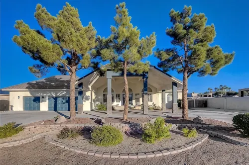 5 Themed BDs Luxury Estate w Pool, Spa & Game Room Close to Las Vegas - วิลล่า