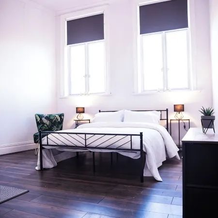 Converted bank: centre of Town (split apartment)