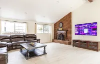 Home Away From Home Near Disneyland, Knott’s Berry Farm, Beaches, & Los Angeles. - 2 stjerner