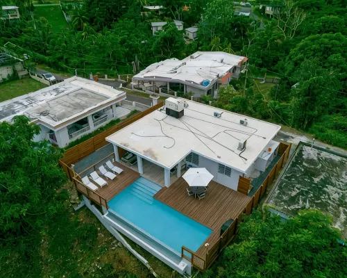 Paradise House W. Pool Nearby the Beach Hotels in Calvache