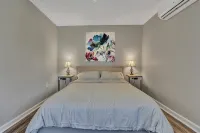 Beautiful Renovated Lake Cottage in SW County and only minutes from Downtown!