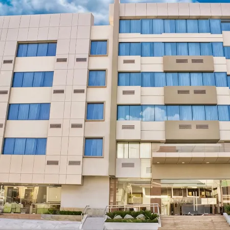 Hotel Marcelius Отели рядом с достопримечательностью «Кеннеди»