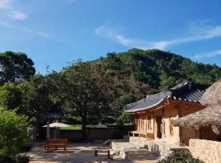 Jukheon Traditional House