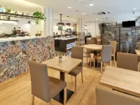 NH Barcelona les Corts Hotels near Finca Miralles