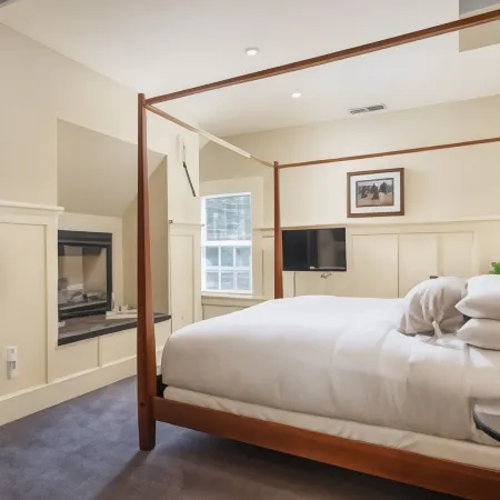 Farmhouse Inn